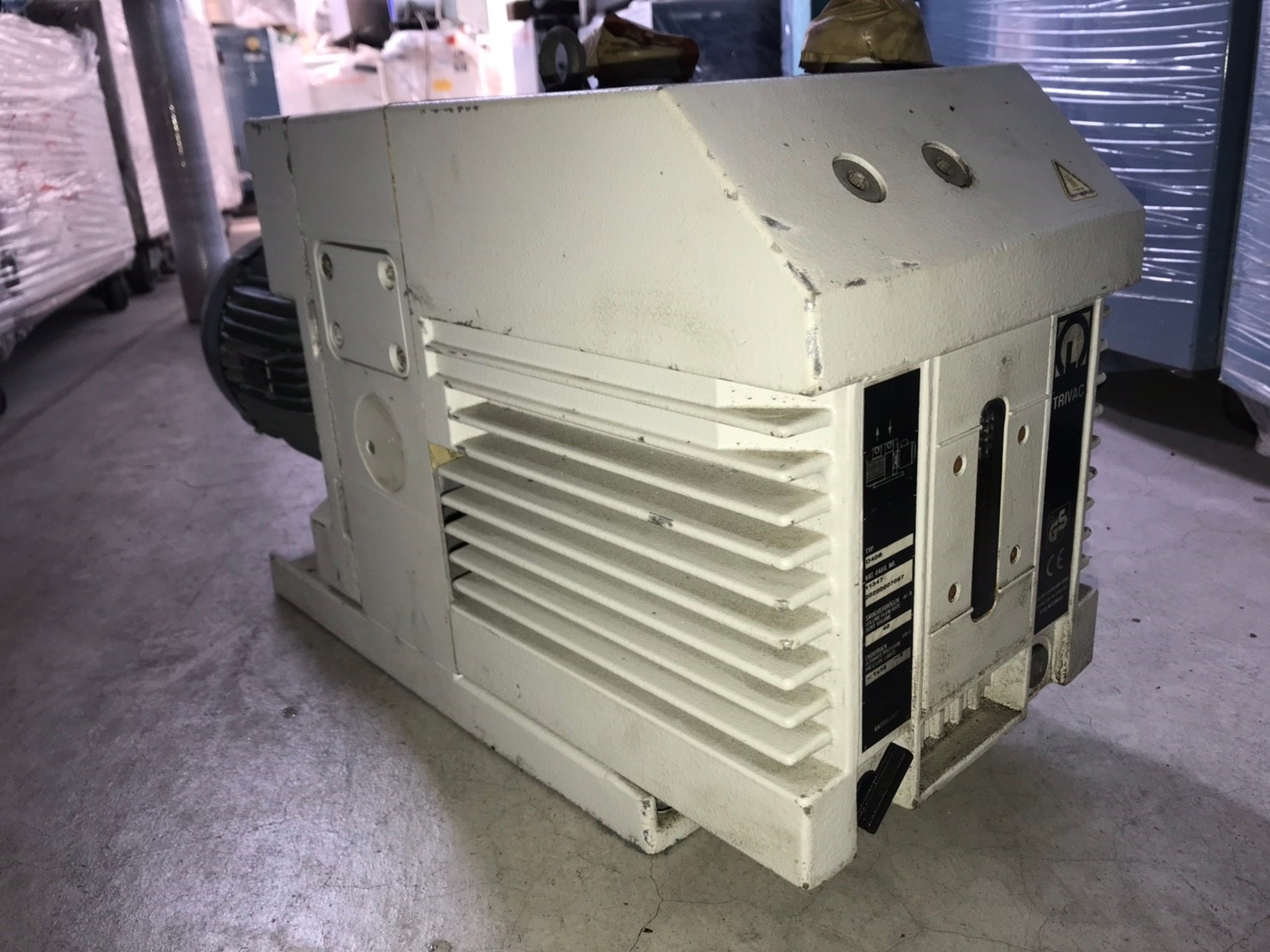 Leybold D40B Rotary Pump image