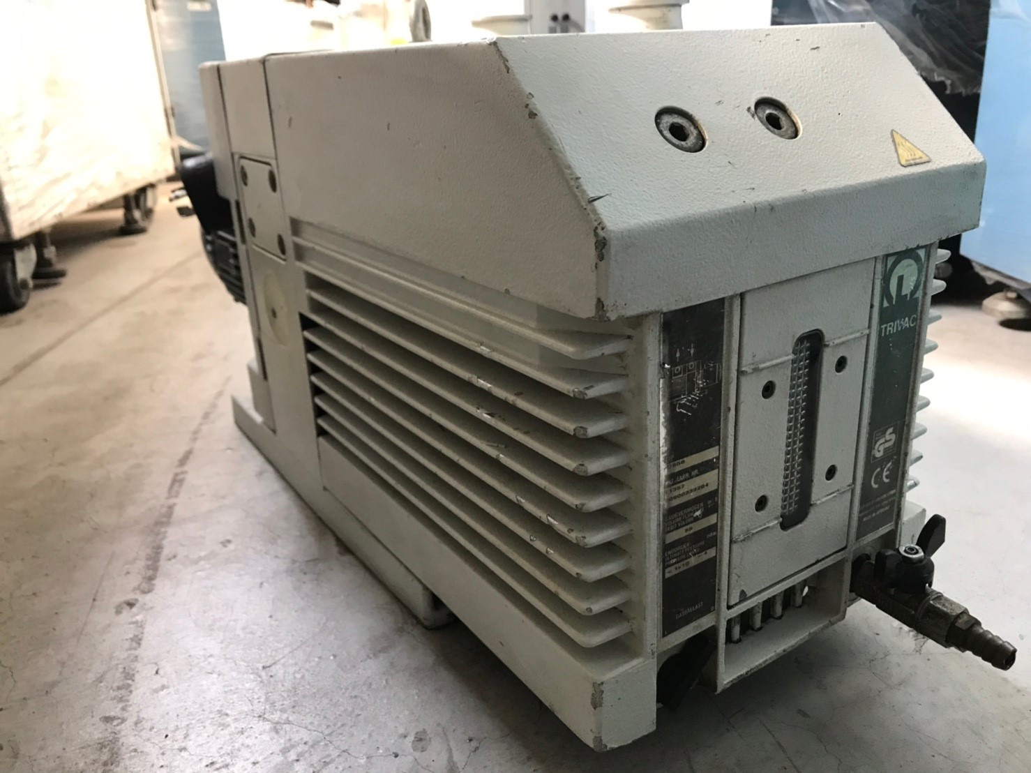 Leybold D65B Rotary Pump image