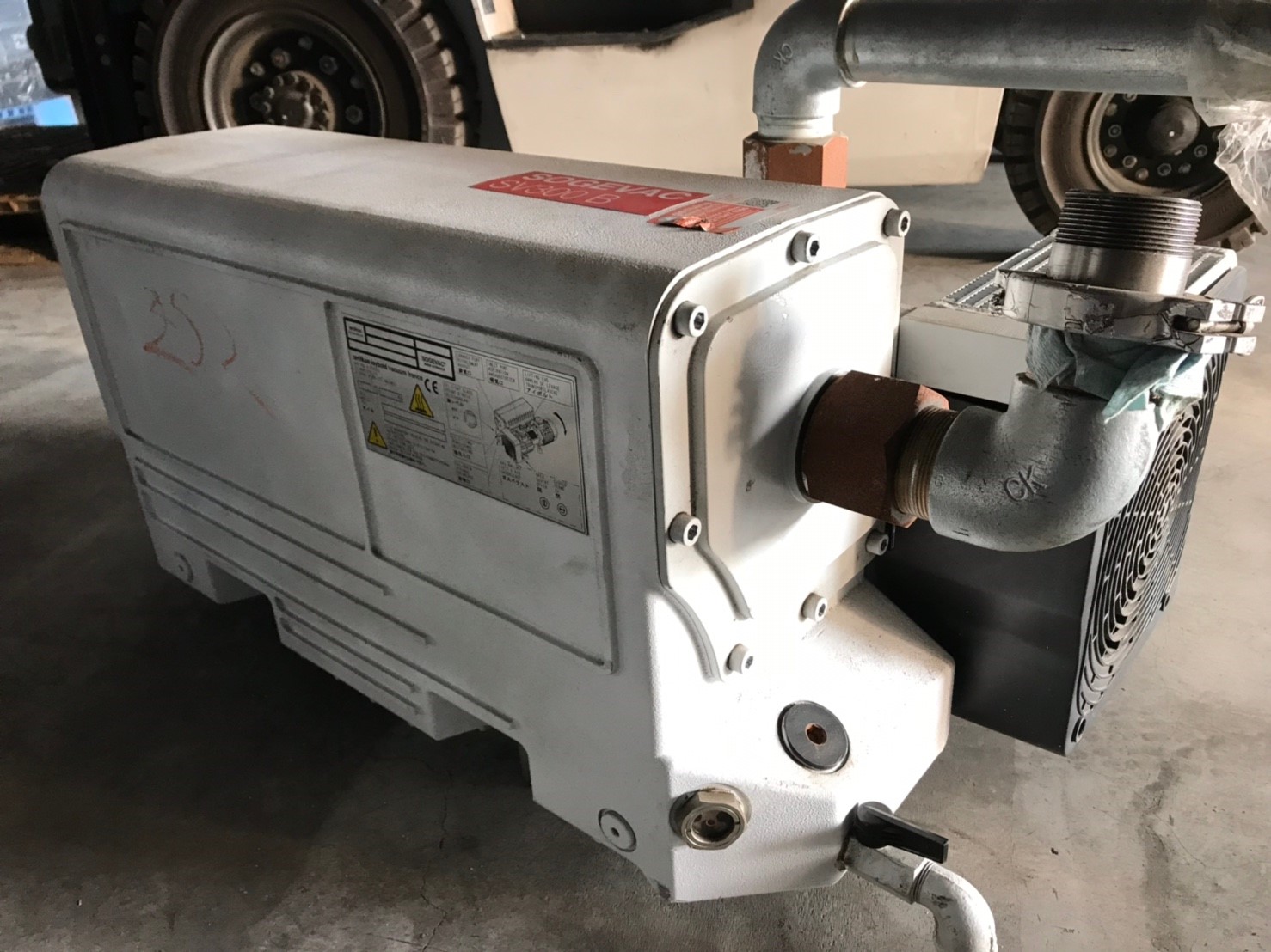 Leybold SV300B Rotary Pump image