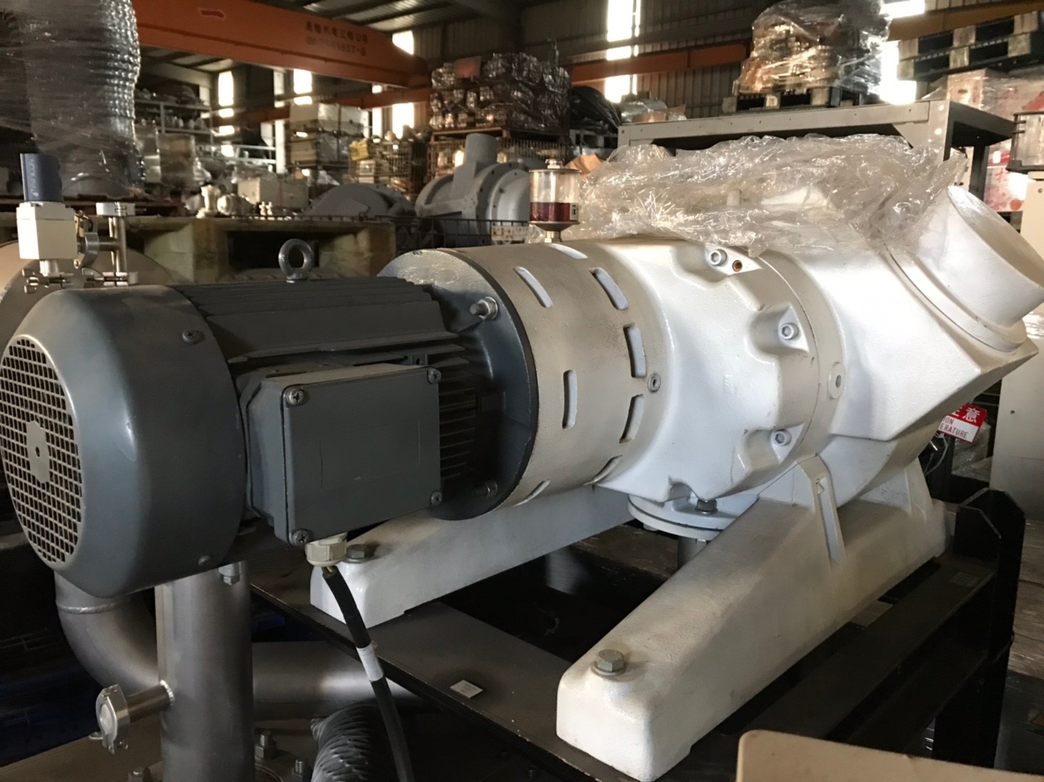 Leybold WAU 2001 H Mechanical Booster Pump image