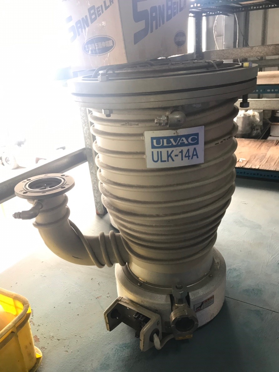 ULVAC ULK-14A OIL DIFFUSION PUMP image