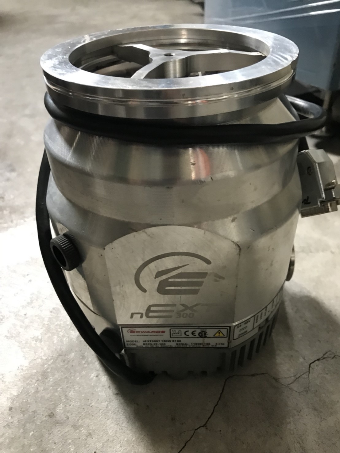 EDWARDS nEXT300T Turbo Pump image