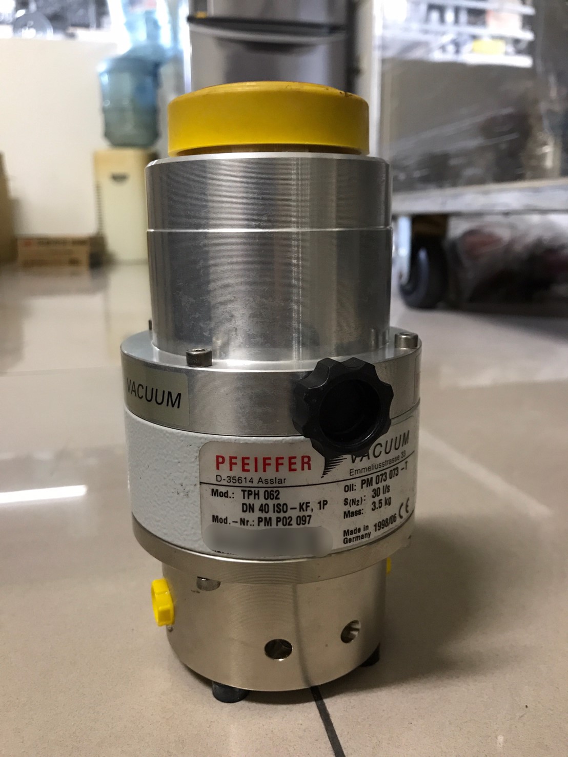 PFEIFFER VACUUM TPH 062 turbo pump image