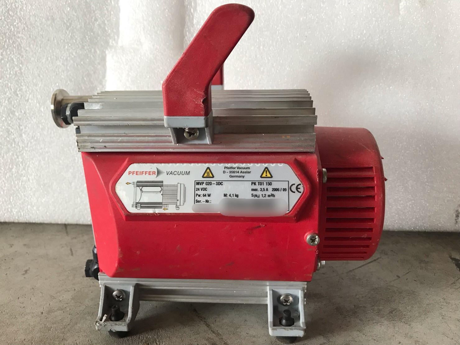 PFEIFFER VACUUM MVP 020-3DC PUMP image