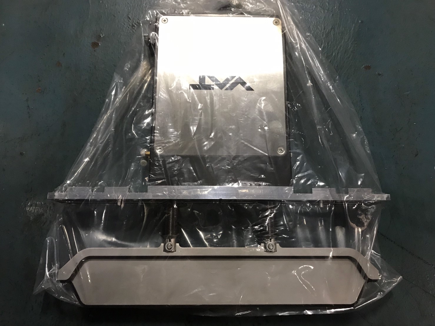 VAT 02112-BA24-BKP1 / 0092 Rectangular Gate Valve - Slit Valves image