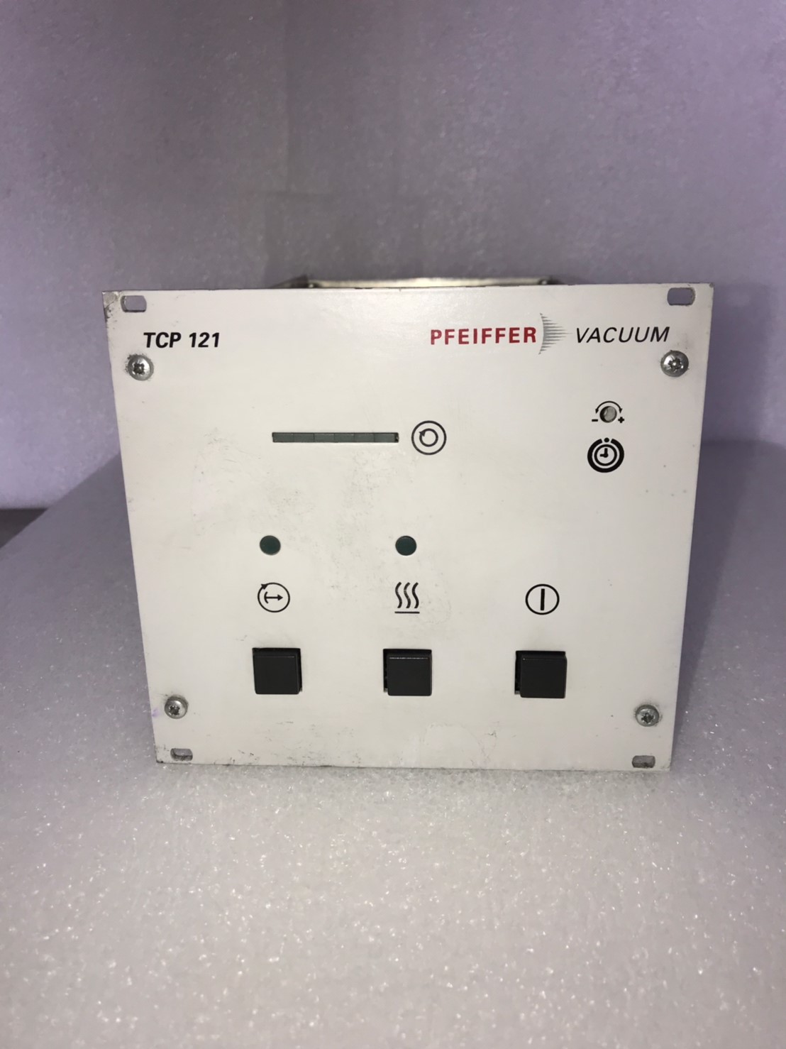 PFEIFFER VACUUM TCP 121 turbo pump controller image