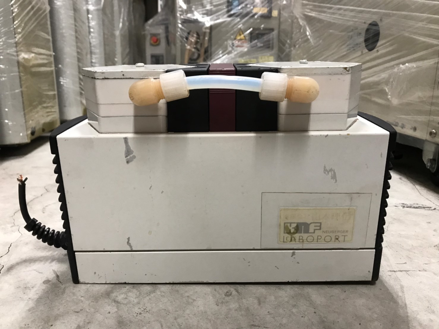 KNF LABOPORT Chemically-resistant Diaphragm Vacuum Pump N 820.3 FT.18 image