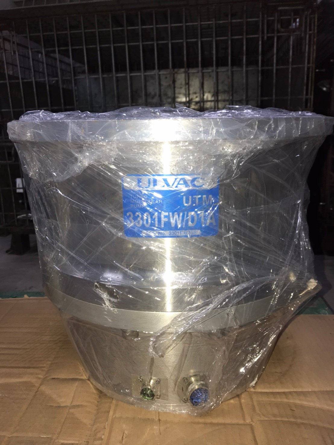 ULVAC UTM-3301FW / D1A Turbo Pump image