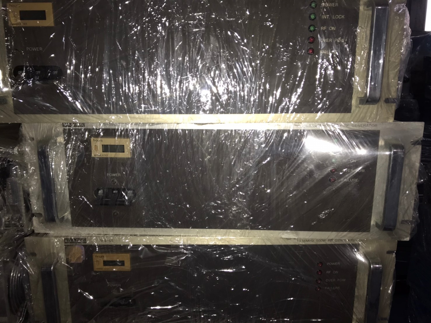ULVAC RFS-05C 13.56MHz 500W RF Generator image
