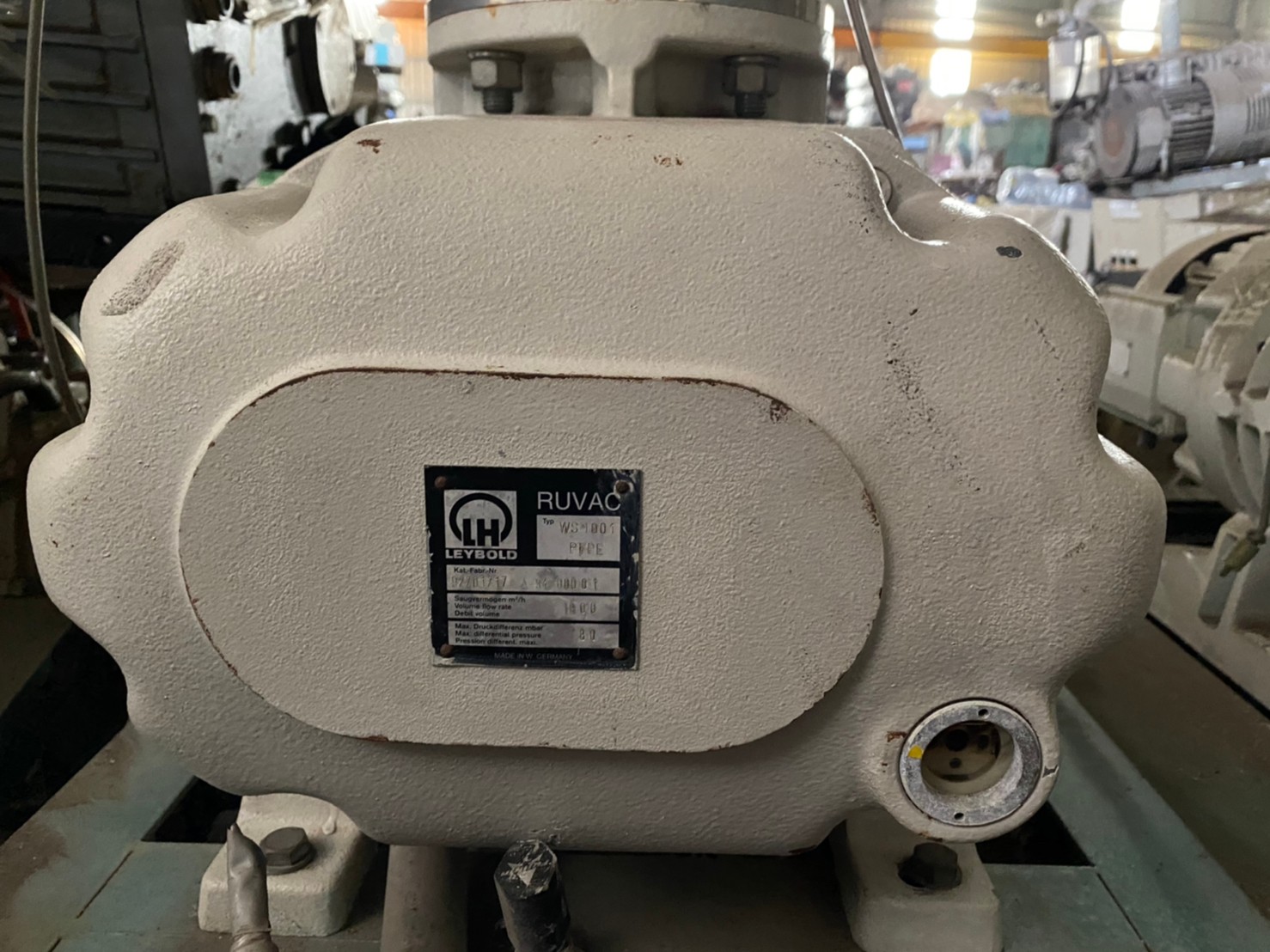 Leybold WS 1001 PFPE Mechanical Booster Pump image