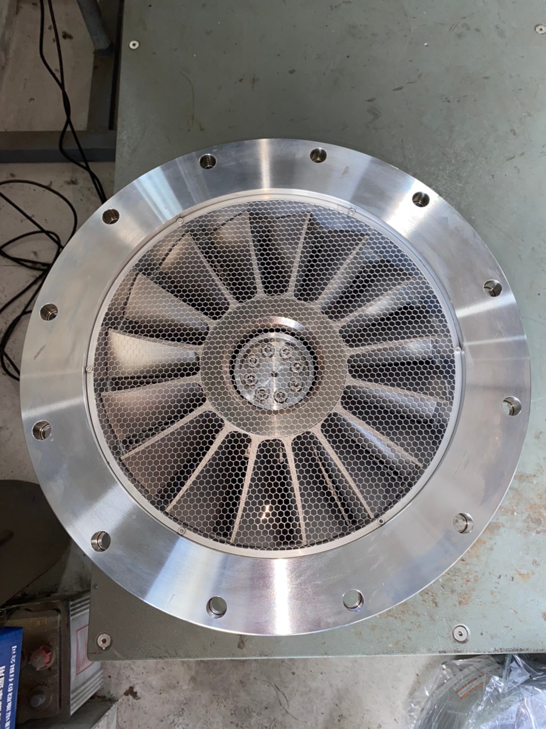 SHIMADZU TMP-3304LMTC Turbo Pump image