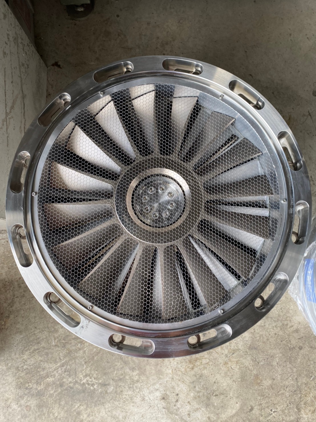 SHIMADZU TMP-4304LMTC Turbo Pump image