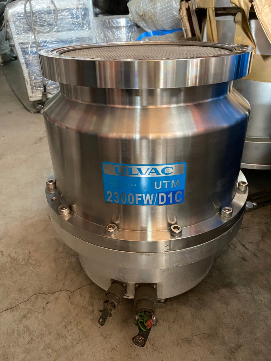 ULVAC UTM-2300FW / D1C turbo pump image